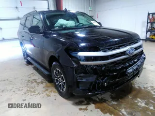 2024 Ford Expedition XLT with VIN 1FMJU1J81REA18540, listed as a IAAI auction lot 42060923 with 20,403 mi miles. Bid and sale history available at carsss.com. Image 1.