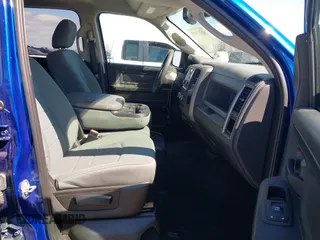 2018 Ram 1500 Express z VIN 1C6RR6KT7JS160672, wystawiony jako IAAI lot #41717485 z przebiegiem 141 712 mil mil oraz . Historia ofert i sprzedaży dostępna na DreamBid. Obrazek 5.