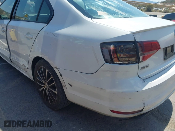 2015 Volkswagen Jetta SE с VIN 3VWD17AJ2FM406556, выставлен на аукционе IAAI как лот 42676945 с пробегом 153 903 миль миль и . История ставок и продаж доступна на DreamBid. Изображение 14.