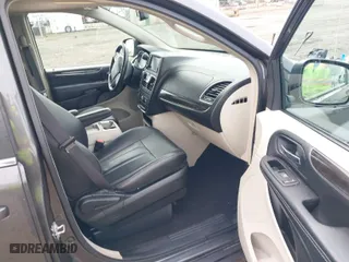 2016 Chrysler Town & Country Touring with VIN 2C4RC1BG2GR292393, listed as a IAAI auction lot 41771077 with 112,265 mi miles. Bid and sale history available at carsss.com. Image 5.