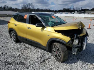 2021 Kia Seltos SX with VIN KNDETCA26M7060649, listed as a Copart auction lot 50379035 with 147,872 mi miles and Salvage Title. Bid and sale history available at carsss.com. Image 4.