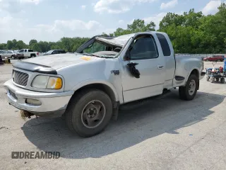 1998 Ford F-150 XL z VIN 2FTRX08L1WCA81688, wystawiony jako Copart lot #58185525 z przebiegiem 185 062 mil mil oraz Szkoda całkowita • Salvage title. Historia ofert i sprzedaży dostępna na DreamBid. Obrazek 1.