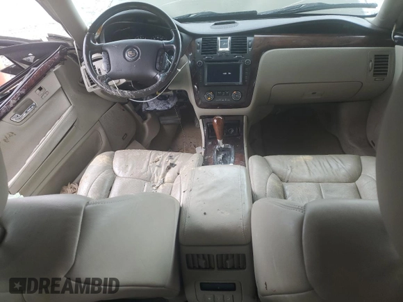 2011 Cadillac DTS Premium Collection z VIN 1G6KH5E61BU125972, wystawiony jako Copart lot #58870355 z przebiegiem 120 373 mil mil oraz Szkoda całkowita • Salvage title. Historia ofert i sprzedaży dostępna na DreamBid. Obrazek 8.