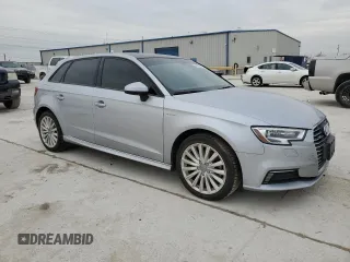 2017 Audi A3 e-tron Sportback Premium z VIN WAUUPBFF9HA098386, wystawiony jako Copart lot #46338015 z przebiegiem 69 401 mil mil oraz Czysty tytuł • Clean title. Historia ofert i sprzedaży dostępna na DreamBid. Obrazek 4.