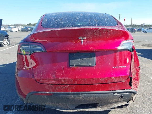 2024 Tesla Model Y Long Range with VIN 7SAYGDEE8RA259585, listed as a IAAI auction lot 41763296 with 29,606 mi miles. Bid and sale history available at carsss.com. Image 15.