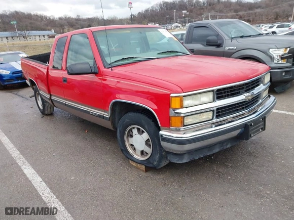 1997 Chevrolet C/K 1500 with VIN 1GCEC19RXVE156464, listed as a IAAI auction lot 41472849 with 135,130 mi miles. Bid and sale history available at carsss.com. Image 1.