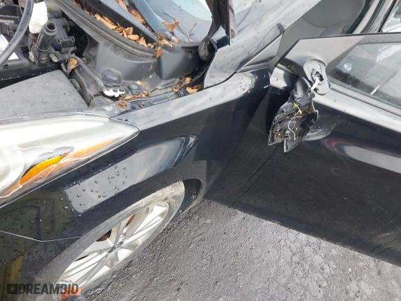 2014 Hyundai Elantra SE with VIN KMHDH4AE7EU106114, listed as a IAAI auction lot 42028273 with 147,578 mi miles. Bid and sale history available at carsss.com. Image 6.