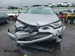 2017 Toyota RAV4 LE z VIN 2T3BFREV9HW570439, wystawiony jako Copart lot #56710325 z przebiegiem 87 766 mil mil oraz Szkoda całkowita • Salvage title. Historia ofert i sprzedaży dostępna na DreamBid. Obrazek 5.