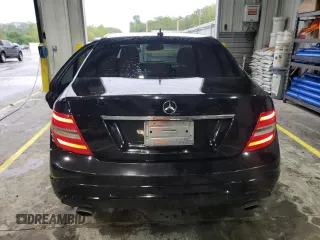 2013 Mercedes-Benz C 300 Sport z VIN WDDGF8AB0DR288122, wystawiony jako Copart lot #55216405 z przebiegiem 158 303 mil mil oraz Szkoda całkowita • Salvage title. Historia ofert i sprzedaży dostępna na DreamBid. Obrazek 6.