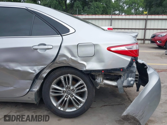 2015 Toyota Camry XLE with VIN 4T1BF1FK0FU960051, listed as a IAAI auction lot 42125452 with 117,047 mi miles and . Bid and sale history available at DreamBid. Image 6.
