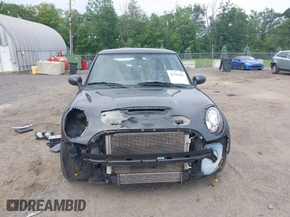2011 MINI Hardtop S with VIN WMWSV3C58BTY13412, listed as a IAAI auction lot 42516587 with 124,831 mi miles and . Bid and sale history available at DreamBid. Image 6.