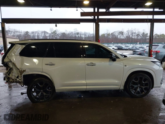 2024 Lexus TX 500h F Sport Premium with VIN 5TDABAB68RS001137, listed as a IAAI auction lot 41048726 with 17,911 mi miles and . Bid and sale history available at DreamBid. Image 14.