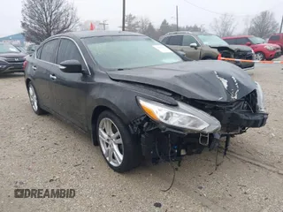 2016 Nissan Altima SR with VIN 1N4BL3AP6GC131204, listed as a IAAI auction lot 41091612 with 114,239 mi miles and . Bid and sale history available at carsss.com. Image 1.