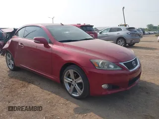 2012 Lexus IS 250 C z VIN JTHFF2C27C2525730, wystawiony jako IAAI lot #42392387 z przebiegiem 105 013 mil mil oraz . Historia ofert i sprzedaży dostępna na DreamBid. Obrazek 1.