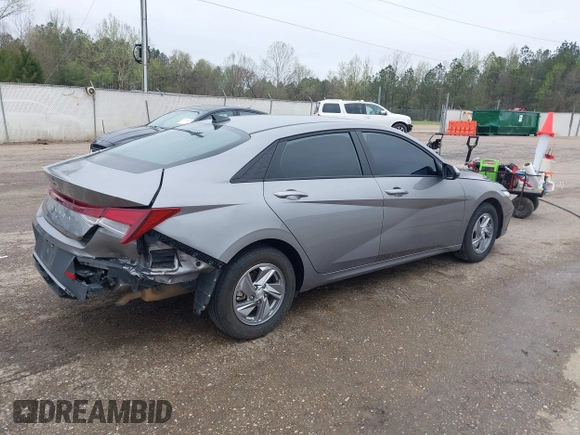 2025 Hyundai Elantra SE z VIN KMHLL4DG3SU860243, wystawiony jako IAAI lot #41899929 z przebiegiem 26 162 mil mil oraz . Historia ofert i sprzedaży dostępna na DreamBid. Obrazek 4.