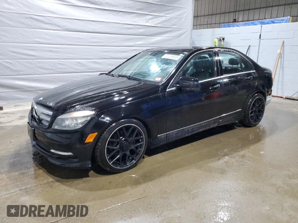 2011 Mercedes-Benz C 300 Sport z VIN WDDGF8BB5BR140804, wystawiony jako Copart lot #55286805 z przebiegiem 137 640 mil mil oraz Szkoda całkowita • Salvage title. Historia ofert i sprzedaży dostępna na DreamBid. Obrazek 1.