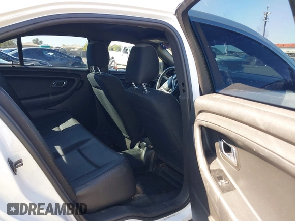 2013 Ford Police Interceptor z VIN 1FAHP2M82DG132383, wystawiony jako IAAI lot #41851540 z przebiegiem 172 639 mil mil oraz . Historia ofert i sprzedaży dostępna na DreamBid. Obrazek 8.