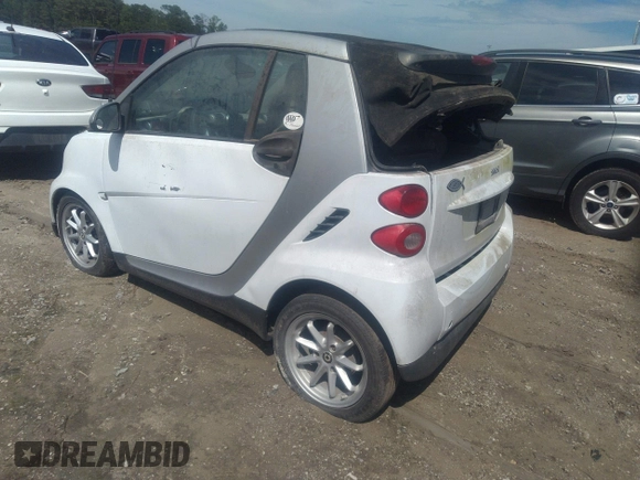 2009 Smart fortwo Passion with VIN WMEEK31X99K221919, listed as a IAAI auction lot 42173405 with Not provided miles and . Bid and sale history available at DreamBid. Image 3.