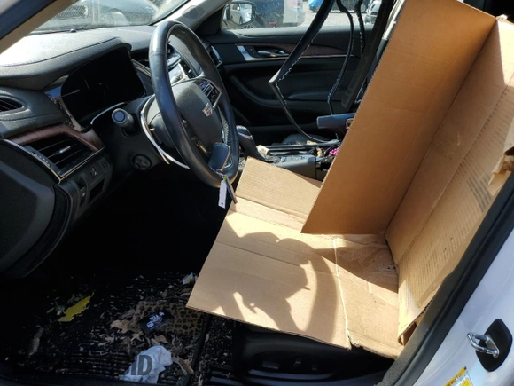 2019 Cadillac CTS Luxury AWD z VIN 1G6AX5SX6K0120236, wystawiony jako Copart lot #53580995 z przebiegiem 66 055 mil mil oraz Szkoda całkowita • Salvage title. Historia ofert i sprzedaży dostępna na DreamBid. Obrazek 7.