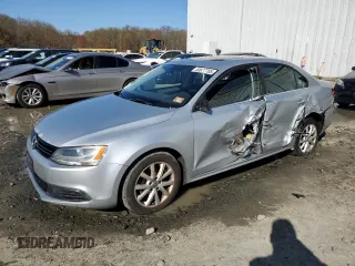 2013 Volkswagen Jetta SE z VIN 3VWDP7AJ5DM442236, wystawiony jako Copart lot #53677705 z przebiegiem 119 645 mil mil oraz Szkoda całkowita • Salvage title. Historia ofert i sprzedaży dostępna na DreamBid. Obrazek 1.