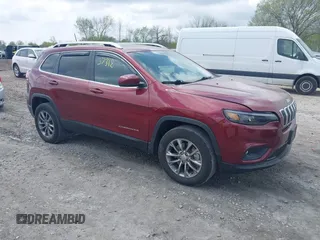 2020 Jeep Cherokee Altitude z VIN 1C4PJMLX0LD630948, wystawiony jako IAAI lot #42237318 z przebiegiem 13 716 mil mil oraz . Historia ofert i sprzedaży dostępna na DreamBid. Obrazek 1.