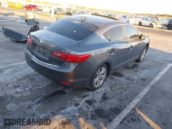 2013 Acura ILX with VIN 19VDE1F31DE022430, listed as a IAAI auction lot 41260268 with 123,867 mi miles. Bid and sale history available at carsss.com. Image 4.