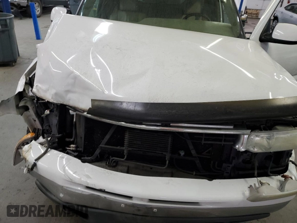 2004 Chevrolet Suburban Z71 with VIN 3GNFK16ZX4G119022, listed as a Copart auction lot 43548145 with 174,143 mi miles and Salvage Title. Bid and sale history available at carsss.com. Image 12.