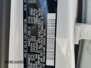 2021 Volvo XC60 Inscription с VIN YV4102DL8M1688721, выставлен на аукционе Copart как лот 52176735 с пробегом 28 042 миль миль и Списание • Salvage title. История ставок и продаж доступна на DreamBid. Изображение 13.