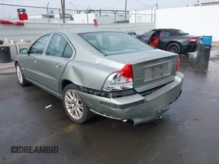 2006 Volvo S60 2.4L Turbo with VIN YV1RS547X62555387, listed as a IAAI auction lot 41216578 with 126,250 mi miles. Bid and sale history available at carsss.com. Image 3.