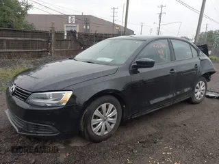 2014 Volkswagen Jetta S with VIN 3VW2K7AJ7EM435702, listed as a IAAI auction lot 42434400 with 117,953 mi miles and . Bid and sale history available at DreamBid. Image 2.