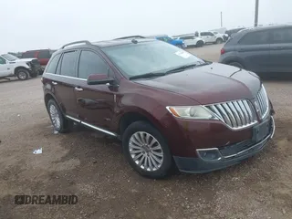 2012 Lincoln MKX z VIN 2LMDJ6JK8CBL08425, wystawiony jako IAAI lot #42312678 z przebiegiem 113 512 mil mil oraz . Historia ofert i sprzedaży dostępna na DreamBid. Obrazek 1.