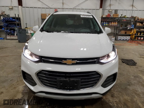 2022 Chevrolet Trax LT with VIN KL7CJPSM1NB564803, listed as a Copart auction lot 47836585 with 18,295 mi miles and Salvage Title. Bid and sale history available at carsss.com. Image 5.