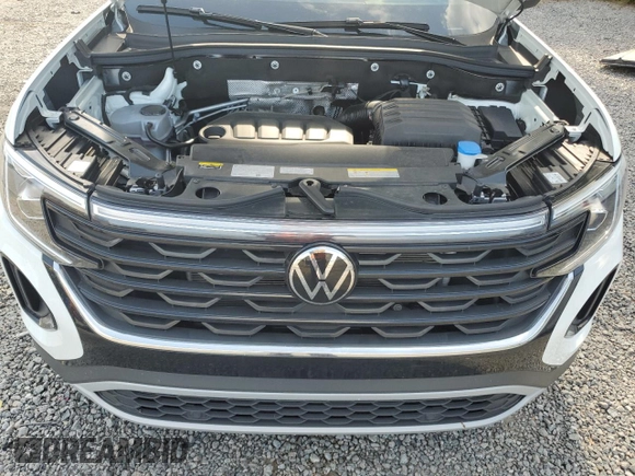 2024 Volkswagen Atlas SE z VIN 1V2DE2CA2RC207731, wystawiony jako Copart lot #68003224 z przebiegiem 12 886 mil mil oraz Szkoda całkowita • Salvage title. Historia ofert i sprzedaży dostępna na DreamBid. Obrazek 14.