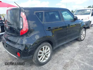 2018 Kia Soul + with VIN KNDJP3A56J7904245, listed as a IAAI auction lot 41985285 with 103,824 mi miles. Bid and sale history available at carsss.com. Image 4.