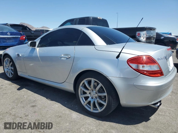 2005 Mercedes-Benz SLK 230/320 z VIN WDBWK56F35F022445, wystawiony jako Copart lot #53708015 z przebiegiem 130 264 mil mil oraz Szkoda całkowita • Salvage title. Historia ofert i sprzedaży dostępna na DreamBid. Obrazek 2.