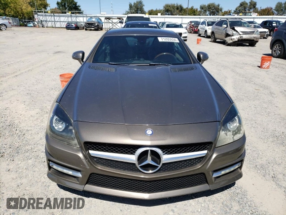 2013 Mercedes-Benz SLK 350 с VIN WDDPK5HA8DF055047, выставлен на аукционе Copart как лот 71205934 с пробегом 69 064 миль миль и Чистый • Clean title. История ставок и продаж доступна на DreamBid. Изображение 5.