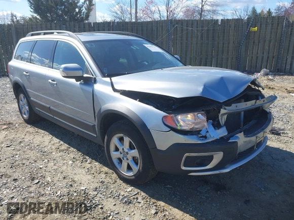 2011 Volvo XC70 3.2L with VIN YV4952BZXB1114680, listed as a IAAI auction lot 41883725 with 88,328 mi miles and . Bid and sale history available at DreamBid. Image 1.