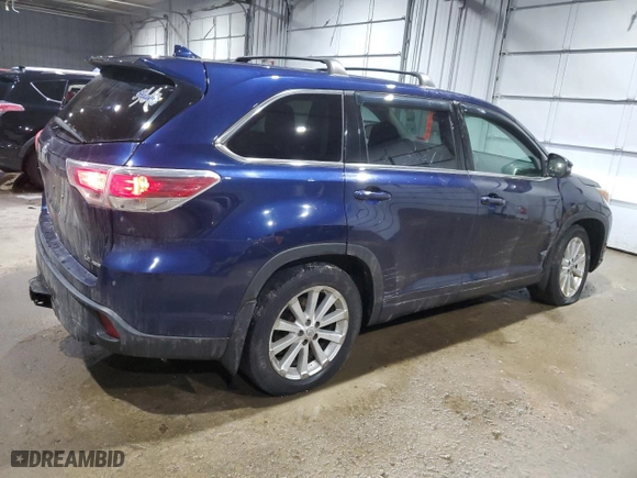 2015 Toyota Highlander LE with VIN 5TDBKRFH2FS085451, listed as a Copart auction lot 46867025 with 201,633 mi miles and Salvage Title. Bid and sale history available at carsss.com. Image 3.
