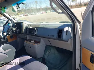 1995 Chevrolet Astro Cargo Van with VIN 1GBDM19W7SB261642, listed as a IAAI auction lot 38993802 with 137,524 mi miles. Bid and sale history available at carsss.com. Image 5.