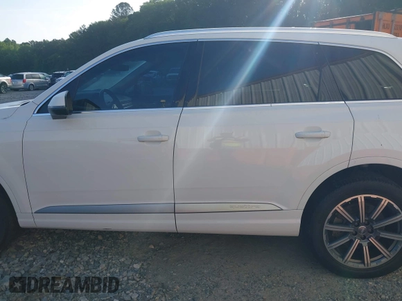 2017 Audi Q7 Prestige z VIN WA1VABF75HD056078, wystawiony jako IAAI lot #42154529 z przebiegiem 119 732 mil mil oraz . Historia ofert i sprzedaży dostępna na DreamBid. Obrazek 14.
