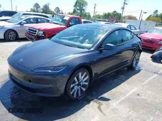 2024 Tesla Model 3 z VIN 5YJ3E1EA4RF735729, wystawiony jako IAAI lot #41964387 z przebiegiem Nie podano mil oraz . Historia ofert i sprzedaży dostępna na DreamBid. Obrazek 21.