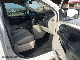 2013 Chrysler Town & Country Touring with VIN 2C4RC1BG2DR620651, listed as a IAAI auction lot 41895163 with 183,385 mi miles. Bid and sale history available at carsss.com. Image 5.
