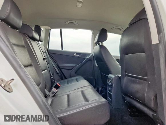 2017 Volkswagen Tiguan S с VIN WVGAV7AX6HK034093, выставлен на аукционе Copart как лот 58976965 с пробегом 103 474 миль миль и Списание • Salvage title. История ставок и продаж доступна на DreamBid. Изображение 11.