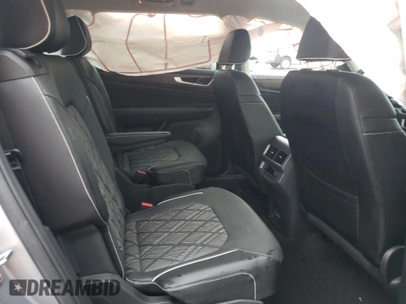 2024 Volkswagen Atlas SEL Premium R-Line with VIN 1V2FR2CA9RC555829, listed as a Copart auction lot 58841885 with 6,535 mi miles and Salvage title. Bid and sale history available at DreamBid. Image 11.