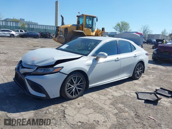 2023 Toyota Camry SE z VIN 4T1T11BK4PU102236, wystawiony jako IAAI lot #42001524 z przebiegiem 50 818 mil mil oraz . Historia ofert i sprzedaży dostępna na DreamBid. Obrazek 17.