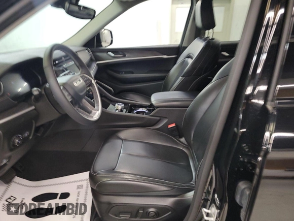 2023 Jeep Grand Cherokee Limited with VIN 1C4RJHBGXPC545550, listed as a IAAI auction lot 42859716 with 34,610 mi miles and . Bid and sale history available at DreamBid. Image 9.