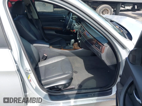 2008 BMW 3 Series 328i with VIN WBAVA37558NL53299, listed as a IAAI auction lot 42706194 with 152,504 mi miles and . Bid and sale history available at DreamBid. Image 5.