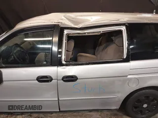 2002 Honda Odyssey LX z VIN 2HKRL18532H573727, wystawiony jako IAAI lot #42266783 z przebiegiem 127 491 mil mil oraz . Historia ofert i sprzedaży dostępna na DreamBid. Obrazek 19.