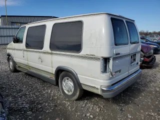 1998 Ford Econoline Cargo with VIN 1FDRE1429WHB71880, listed as a Copart auction lot 46426475 with 218,303 mi miles and Salvage Title. Bid and sale history available at DreamBid. Image 2.