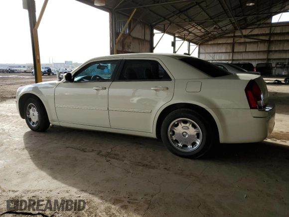 2005 Chrysler 300 with VIN 2C3JA53G05H679296, listed as a Copart auction lot 45118205 with 86,649 mi miles and Salvage Title. Bid and sale history available at carsss.com. Image 2.